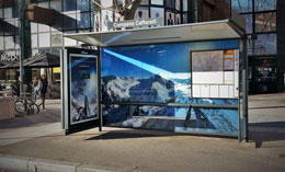 Habillages abribus® à Toulouse et Montpellier pour JC Decaux