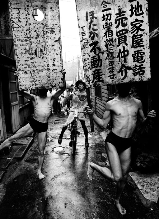 William Klein expose Tokyo 1961 à la galerie Polka