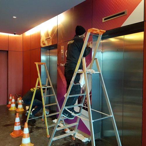 Vinyle-sur-mesure-­-Showroom-Samsung-picto